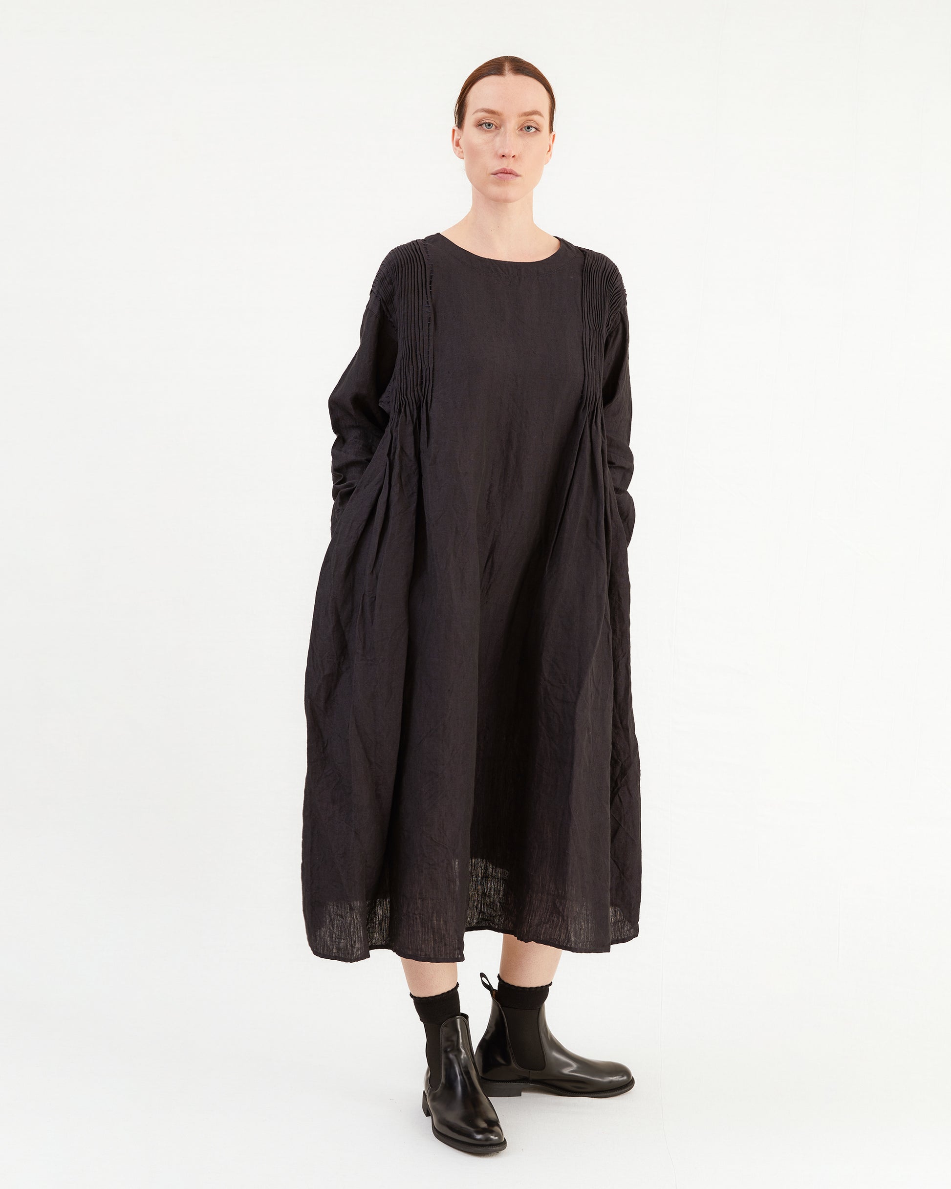 Guptiha Women's Linen Dress in Navy