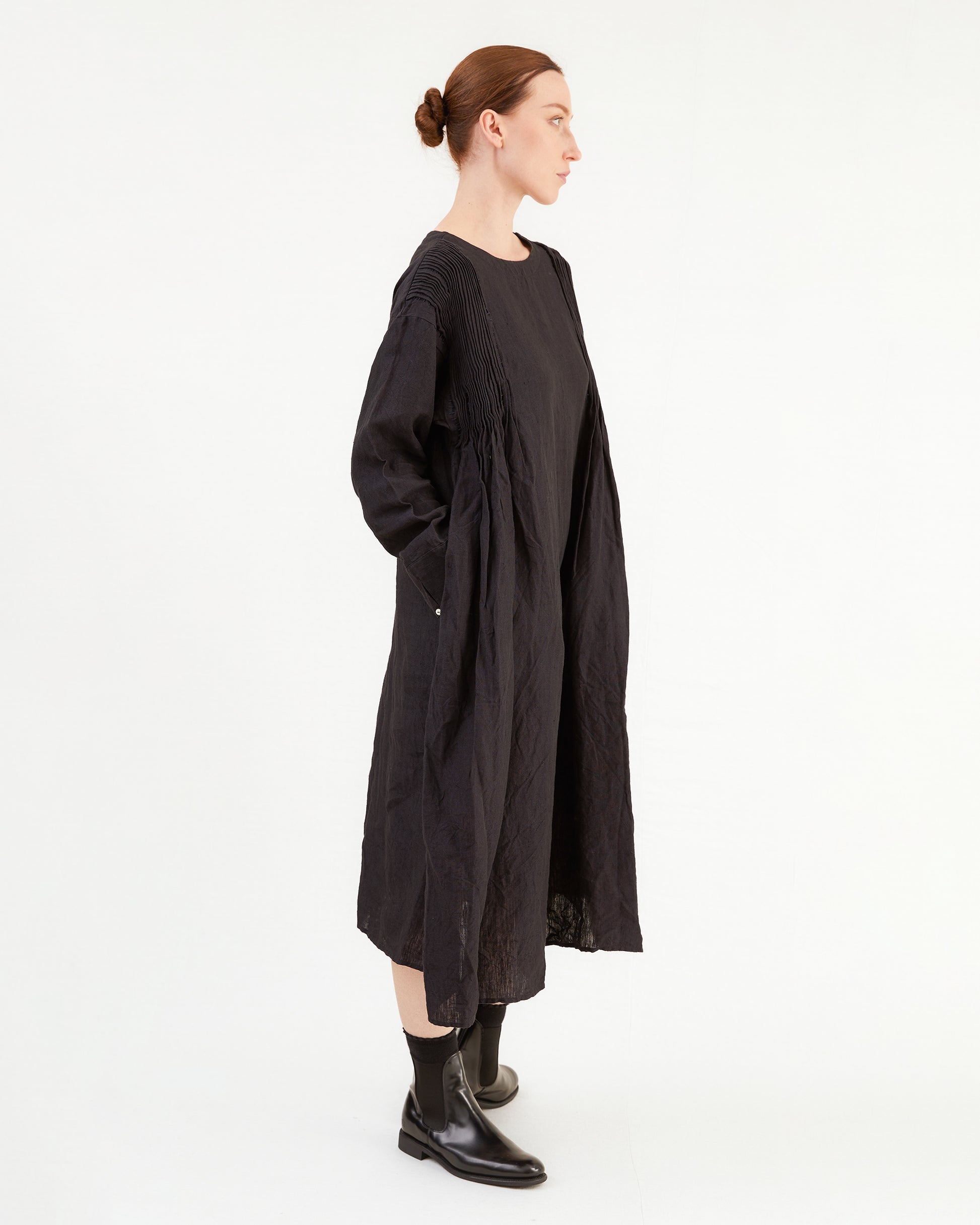 Guptiha Women's Linen Dress in Navy