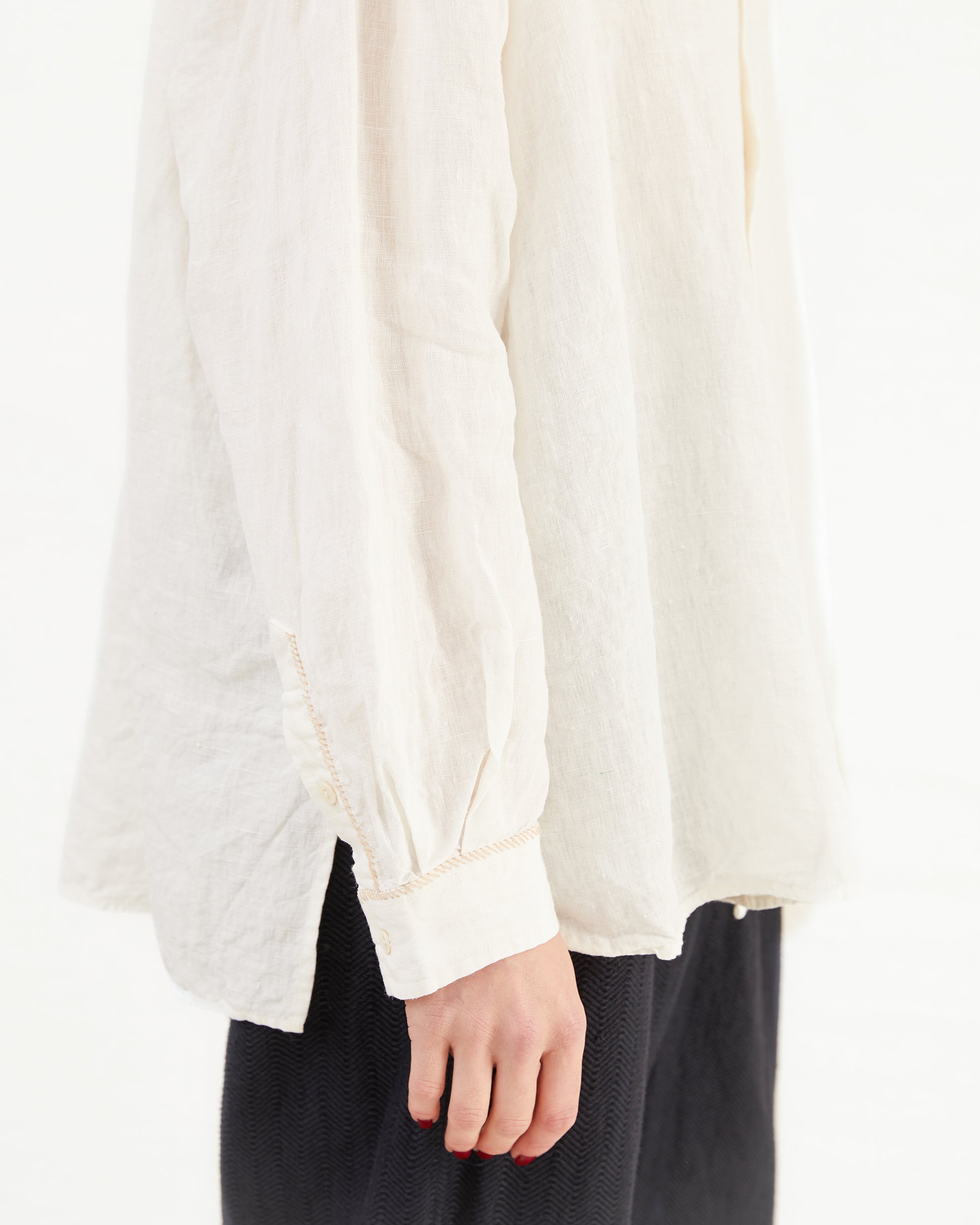 Guptiha Women's Linen Tunic Shirt in Off-White