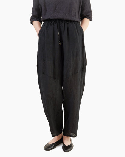 Guptiha 60's Linen Pants in Black