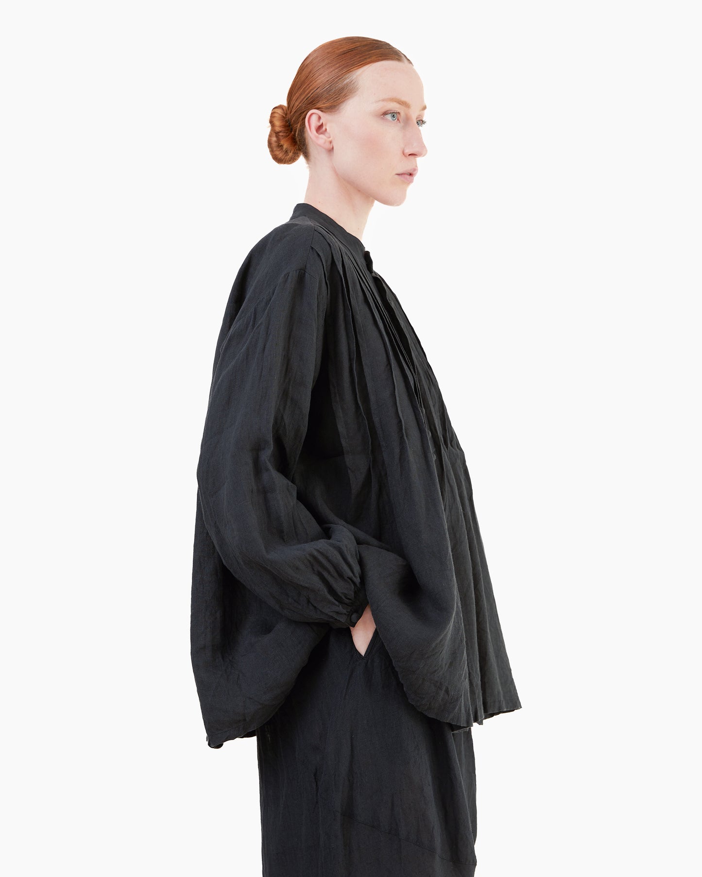 Antiquités French Linen Shirt in Black