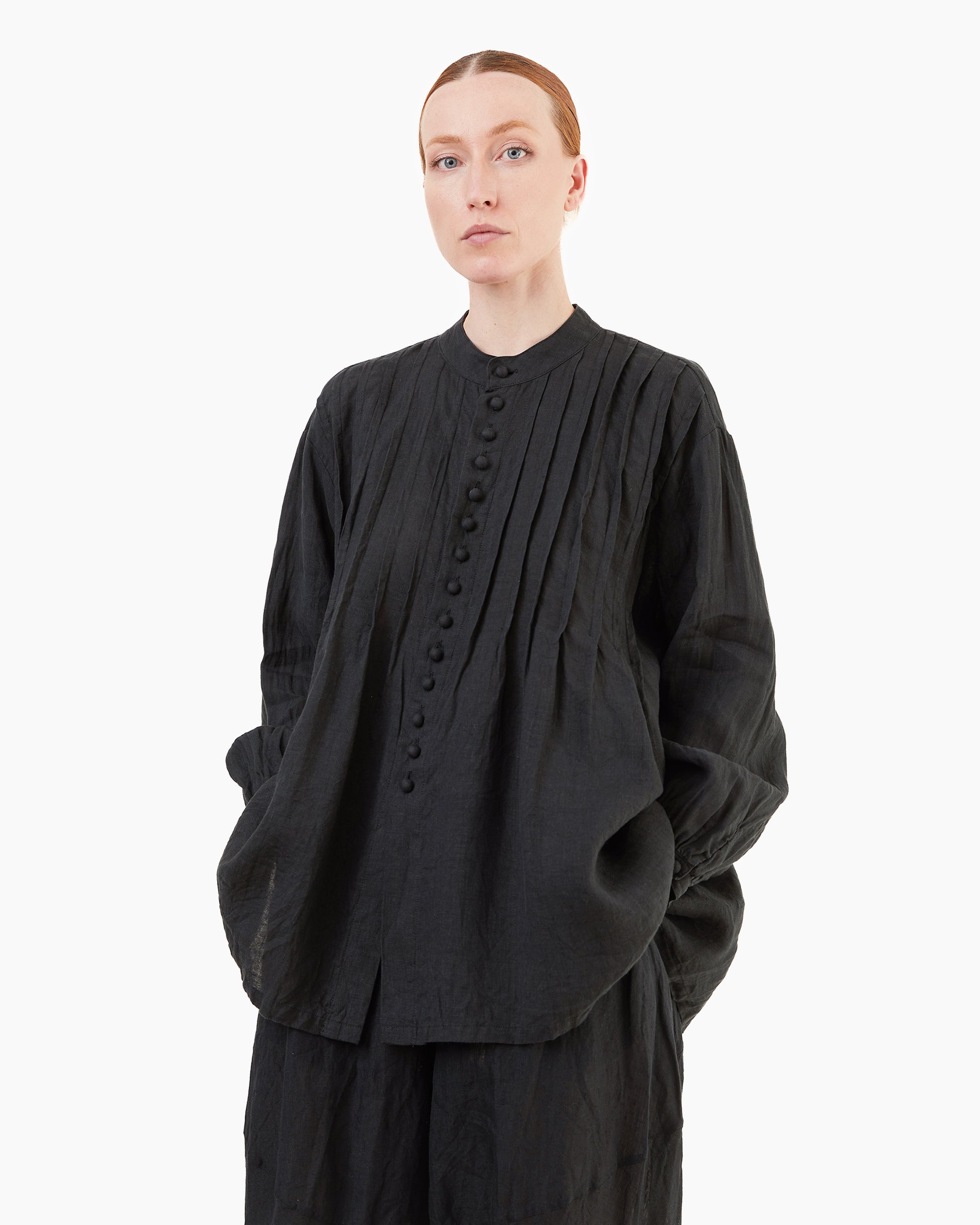 Antiquités French Linen Shirt in Black