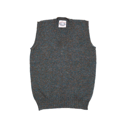 <p>V-neck sleeveless pullover knitted from 100% Shetland wool.</p> <p>Knitted in Shetland.</p>