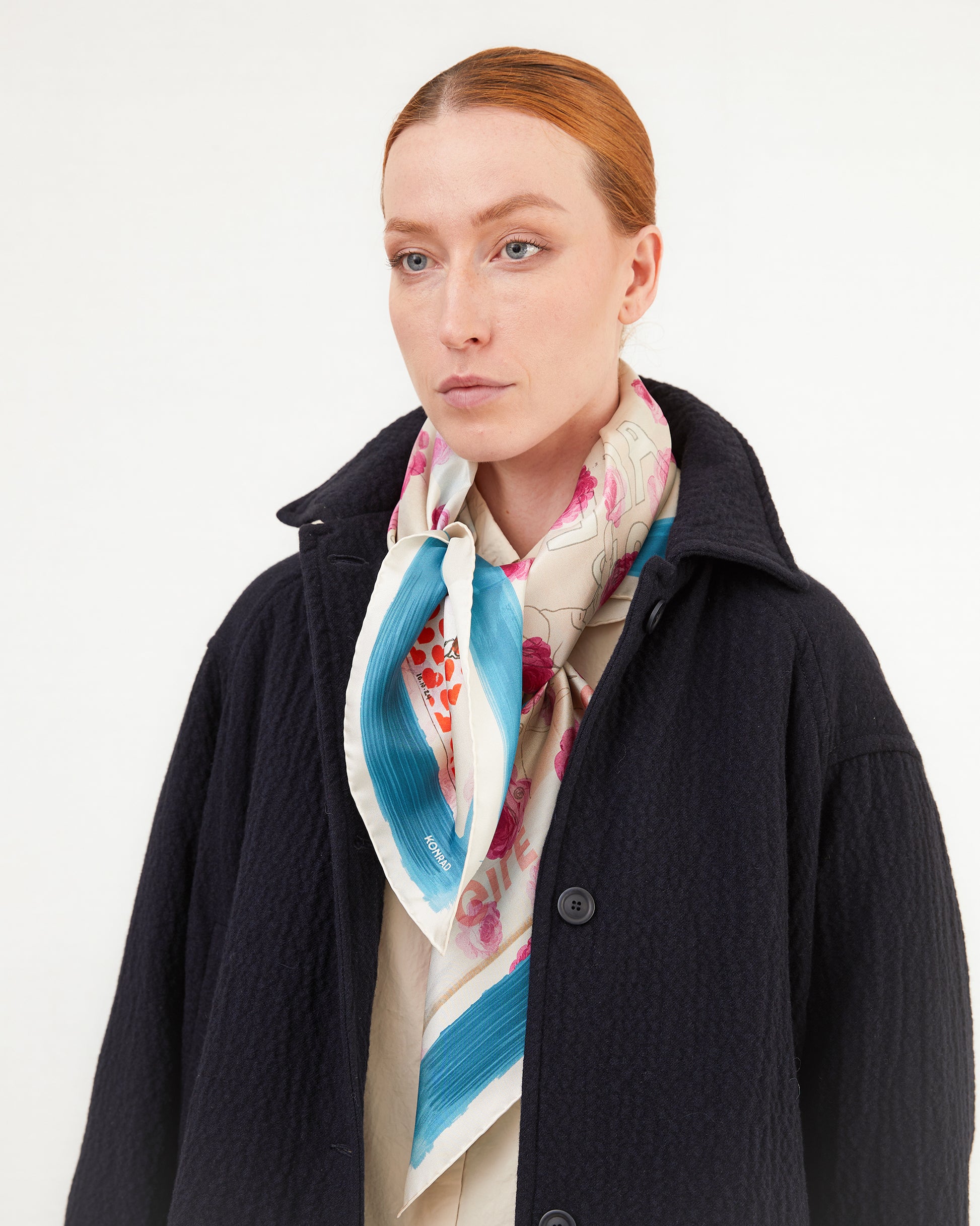 KONRAD Theo Wool Scarf in Hands Print