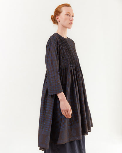 Maison De Soil Crew Neck Dress With Random Pleats in Off Black/ Bright Navy Print