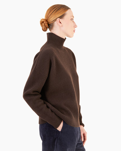 erz B Schwanen Women's Relaxed Chunky Merino-Cashmere Mock Neck Sweater in Espresso