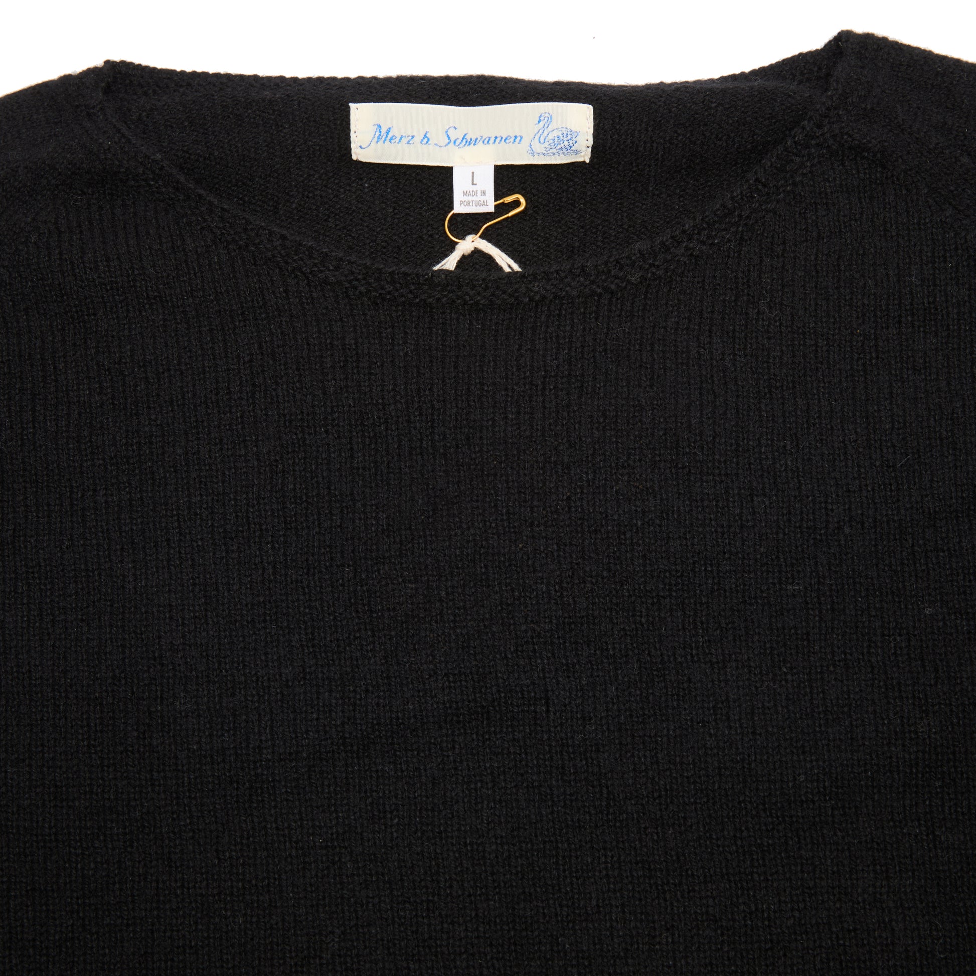 Merz b Schwanen Women's Cashmere Pullover in Deep Black