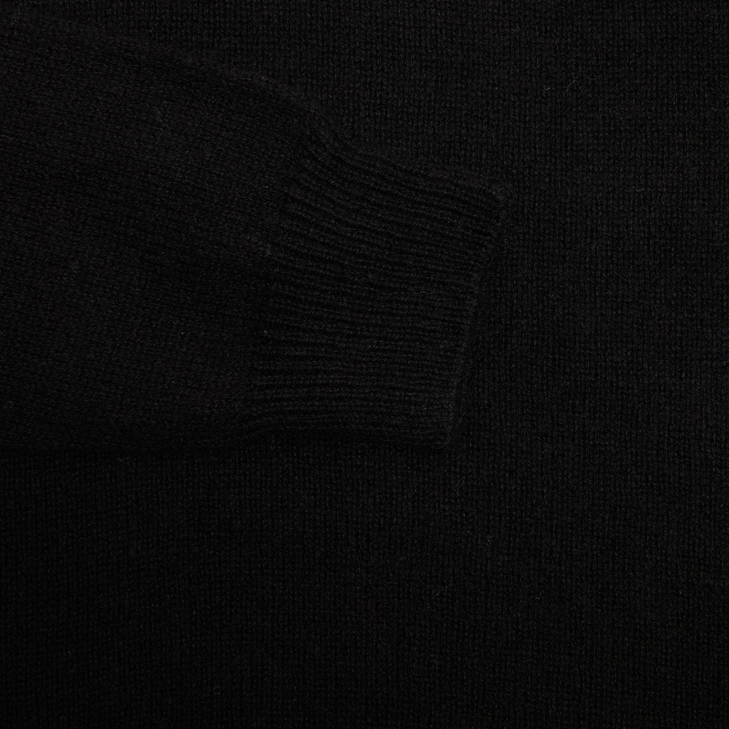 Merz b Schwanen Women's Cashmere Pullover in Deep Black