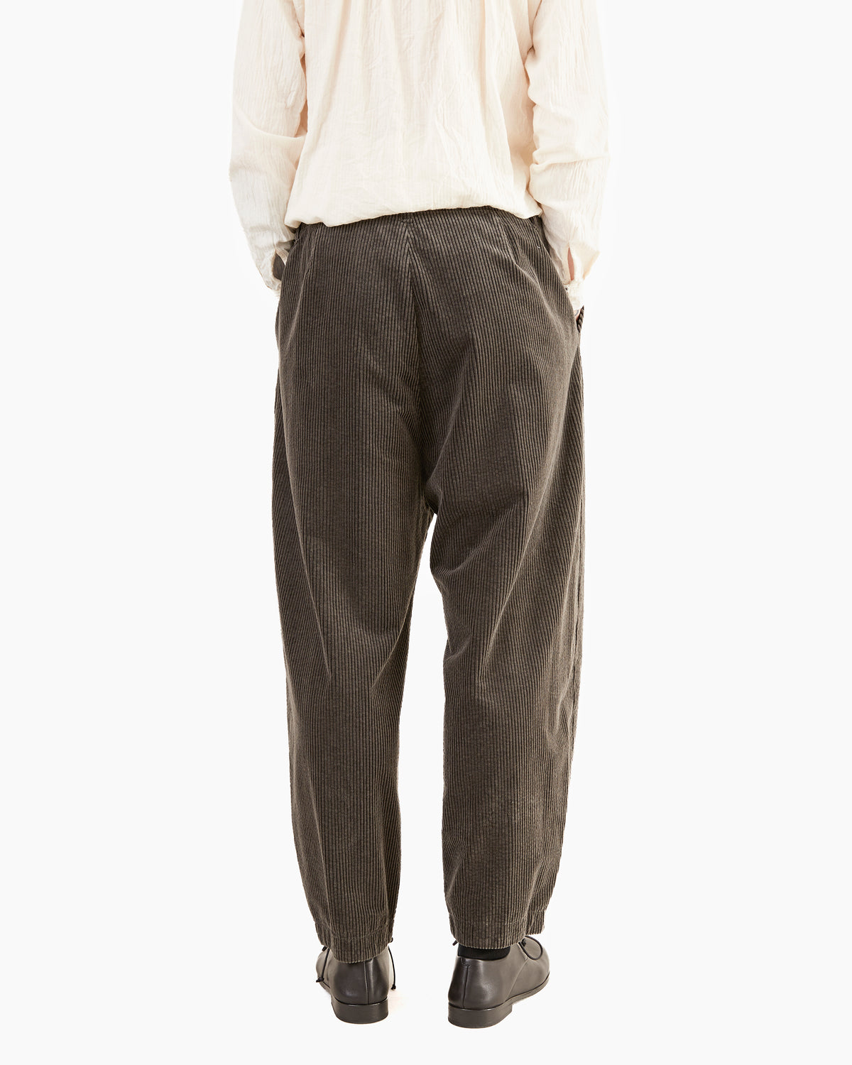 Pas de Calais Washed Corduroy Cropped Balloon Pants in Grey