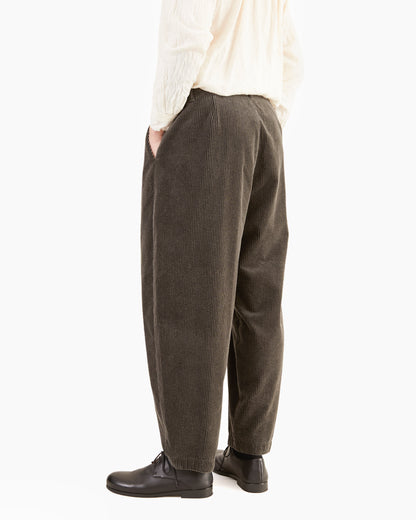 Pas de Calais Washed Corduroy Cropped Balloon Pants in Grey