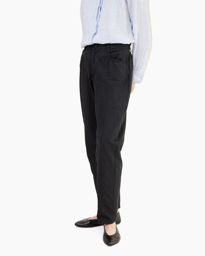 Pas de Calais High Density Plain Weave Loose Slim Pants in Off White