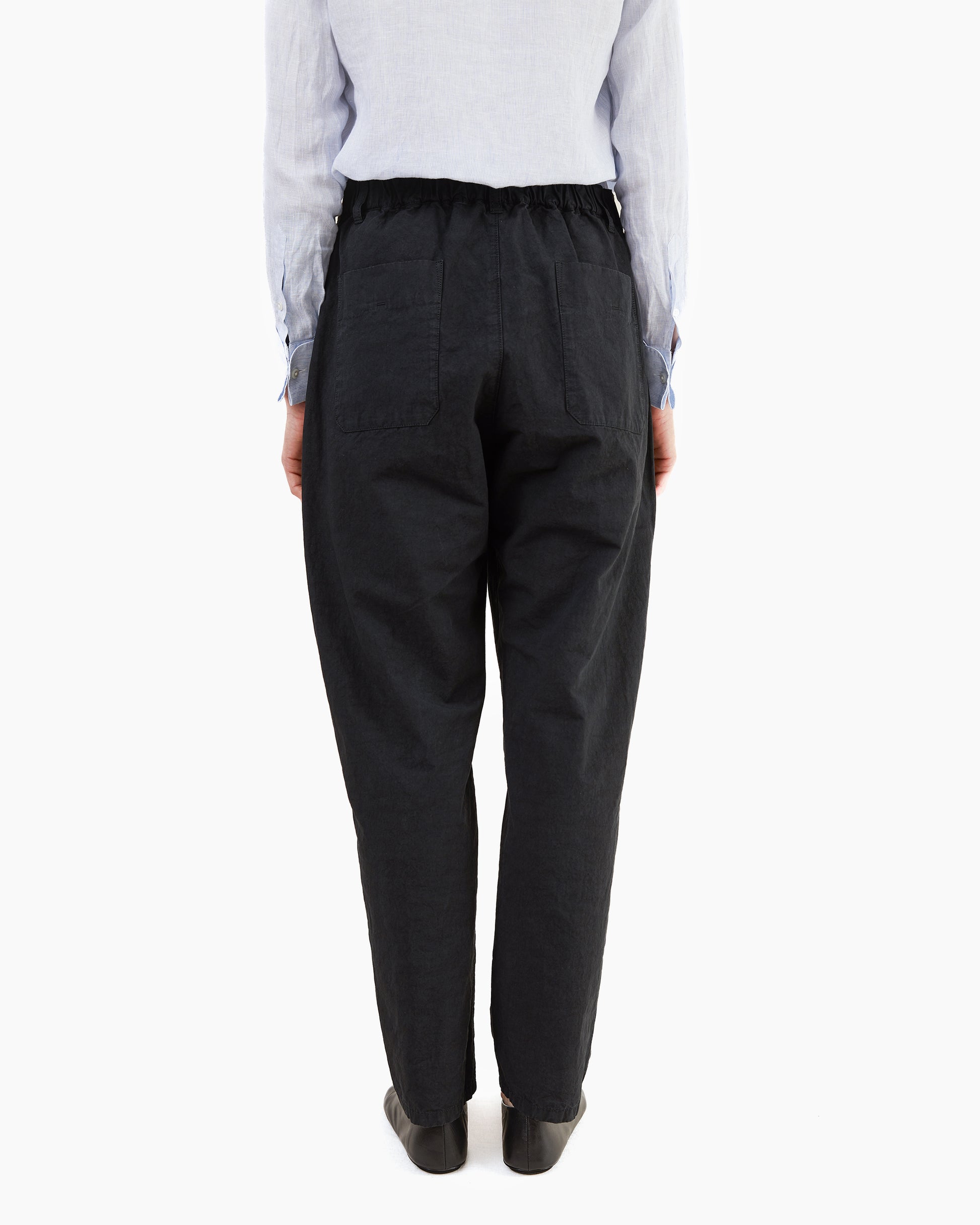 Pas de Calais High Density Plain Weave Loose Slim Pants in Off White