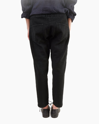 Pas de Calais High Density Plain Weave Cropped Pants in Black
