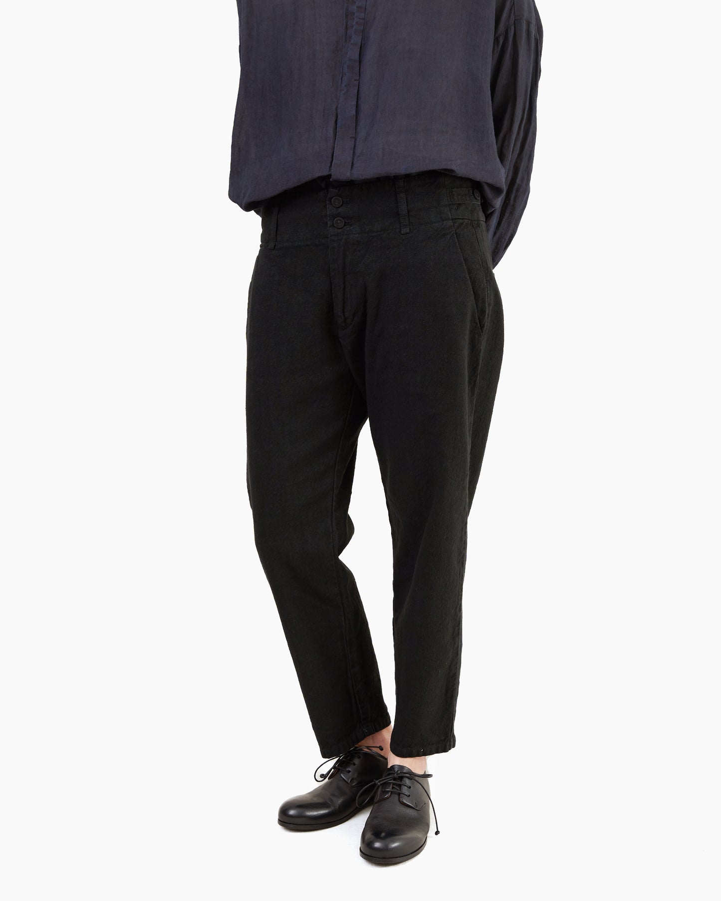 Pas de Calais High Density Plain Weave Cropped Pants in Black