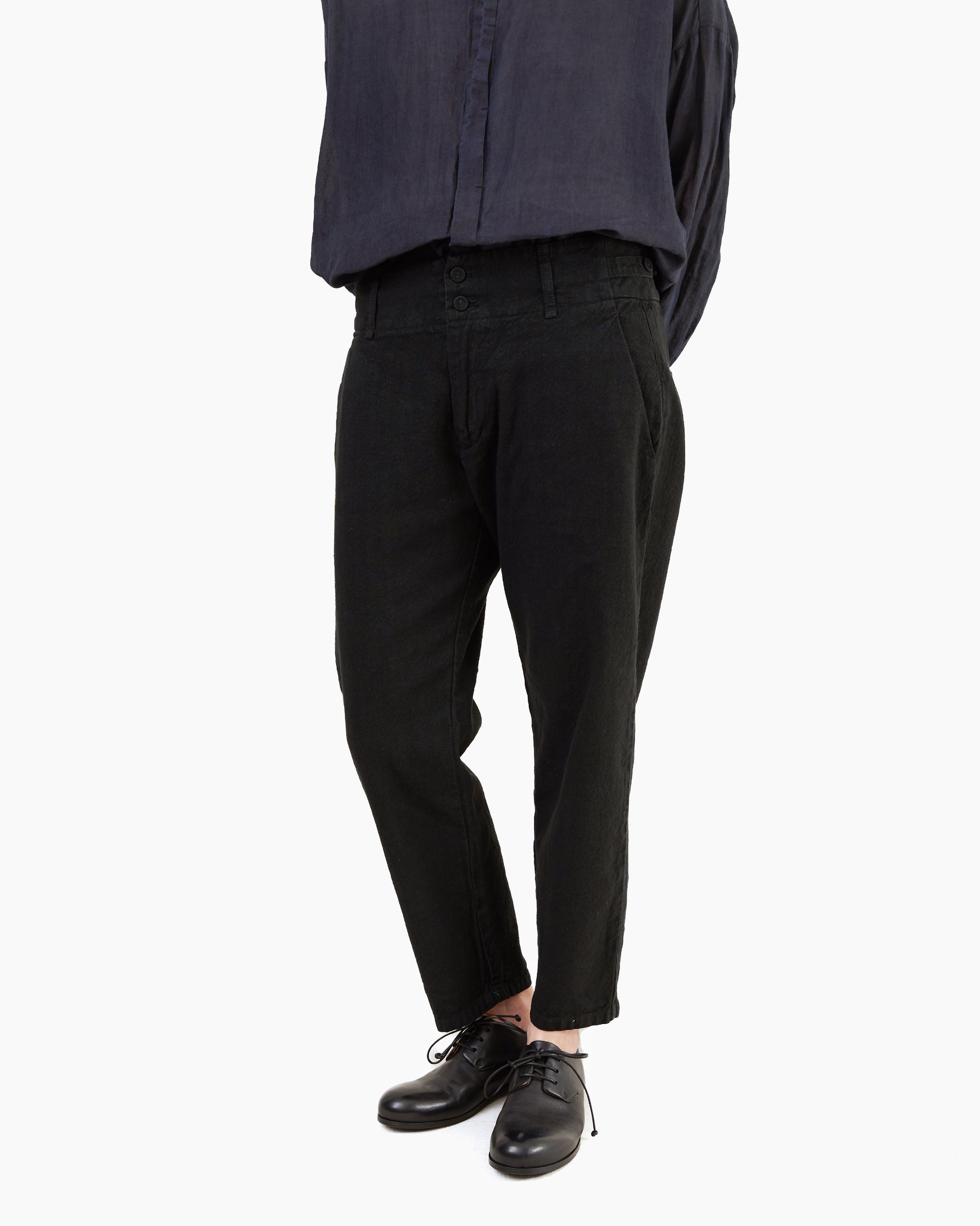 Pas de Calais High Density Plain Weave Cropped Pants in Black