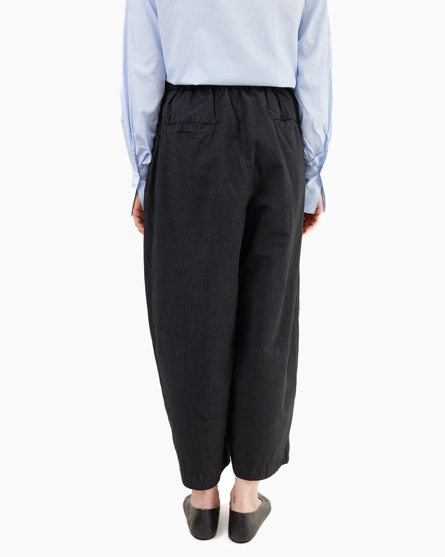 Pas de Calais High Density Plain Weave Cropped Pants in Black
