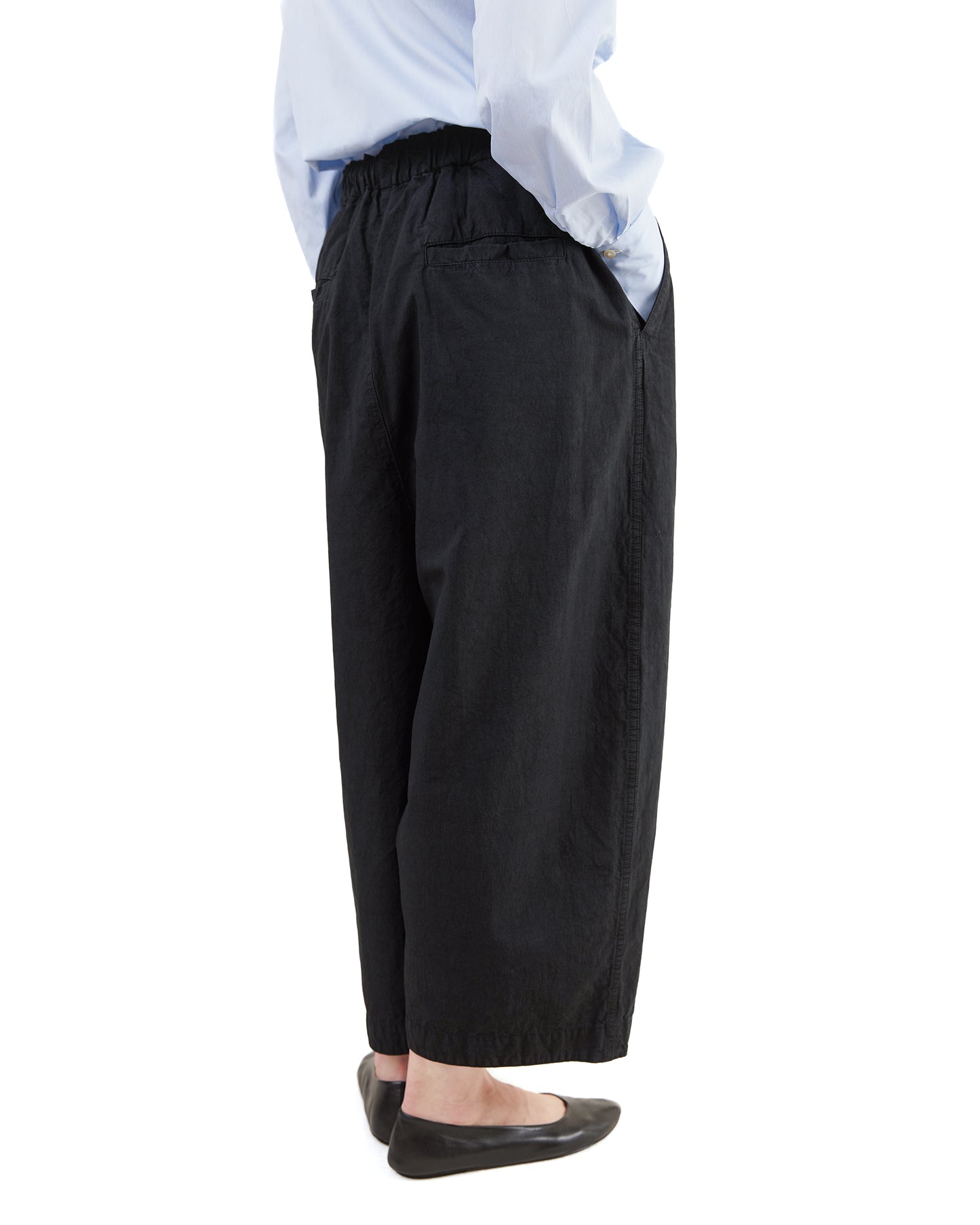 Pas de Calais High Density Plain Weave Cropped Pants in Black