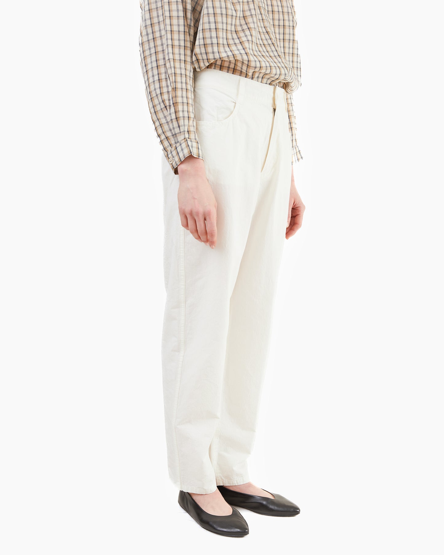 Pas de Calais High Density Plain Weave Loose Slim Pants in Off White