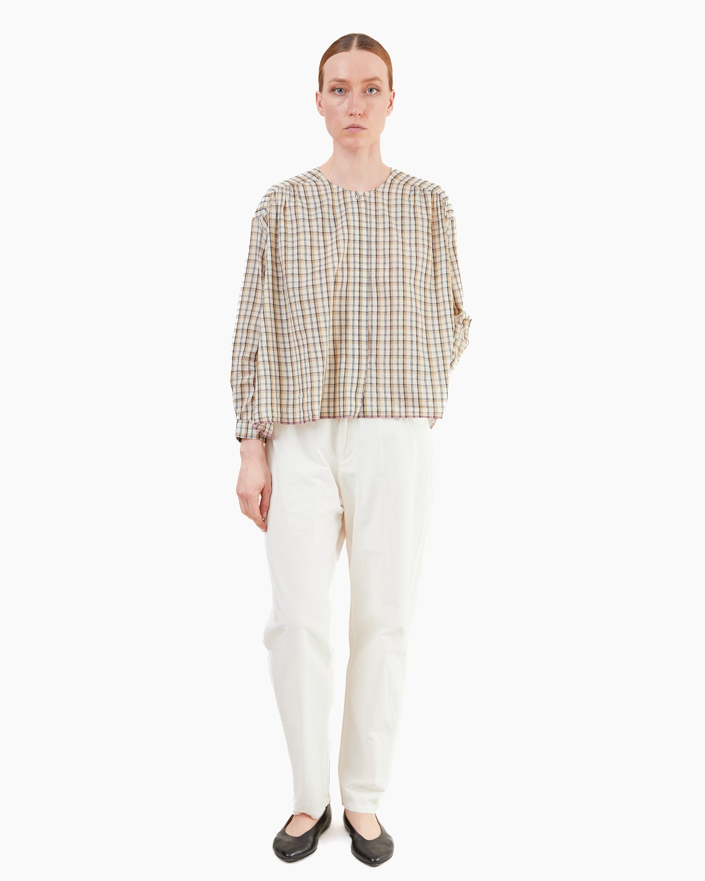 Pas de Calais High Density Plain Weave Loose Slim Pants in Off White