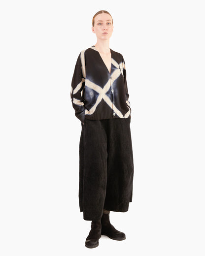 Suzusan Seamless Short Cardigan in Black-Sand Shibori