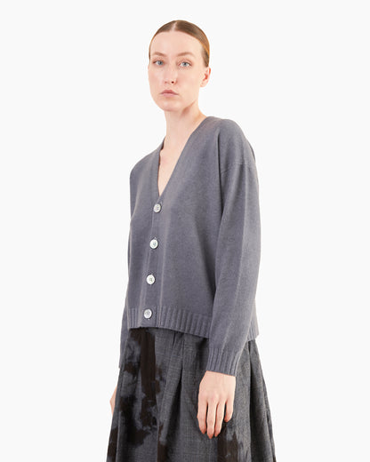 Suzusan Seamless Short Cardigan in Silver-Grey Shibori
