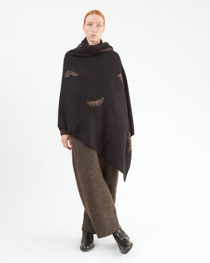 Suzusan Cashmere Knit Travel Shawl Makinui Shibori Feather in Black/ Light Coffee