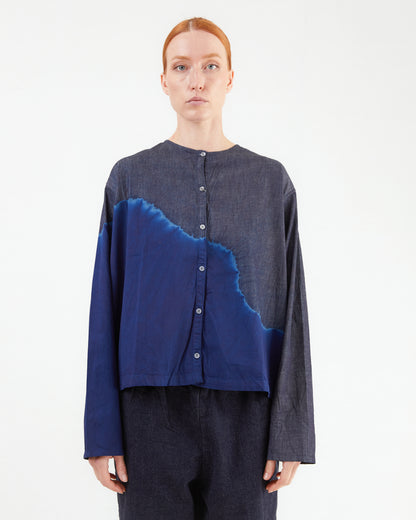 Suzusan Boushi Somewake Shibori Denim Collarless Blouse in Indigo/ Navy
