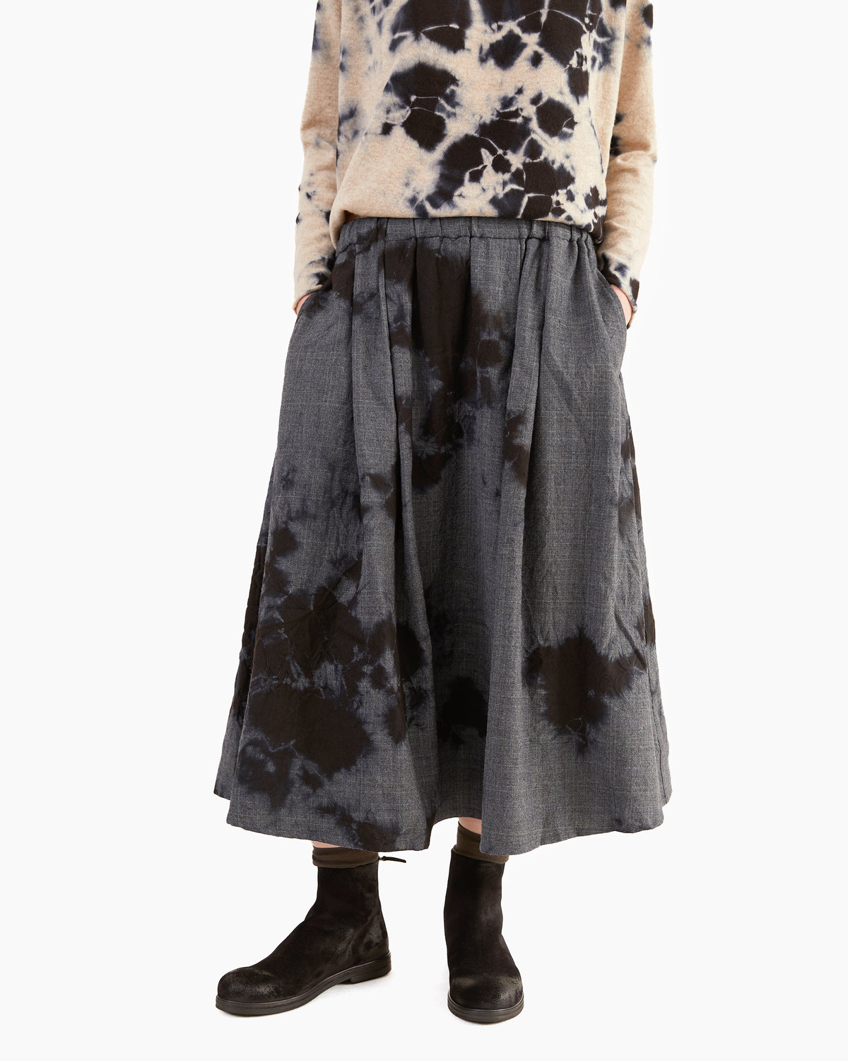 Suzusan Wool Glen Check Pleated Skirt in Black/Grey
