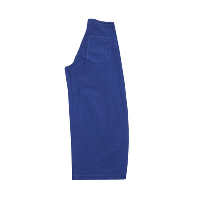 The Single Pleated Trouser in Ink is made from a lightweight paper cotton fabric and features a deep single pleat and wide leg, making for a delightfully relaxed and casual summer trouser. With inseam side pockets and two patch pockets in the back. 80% Cotton, 18% Tencel, 2% Elastane. Made in England. Size 1 is equivalent to a UK women's 10 and a men's Small.